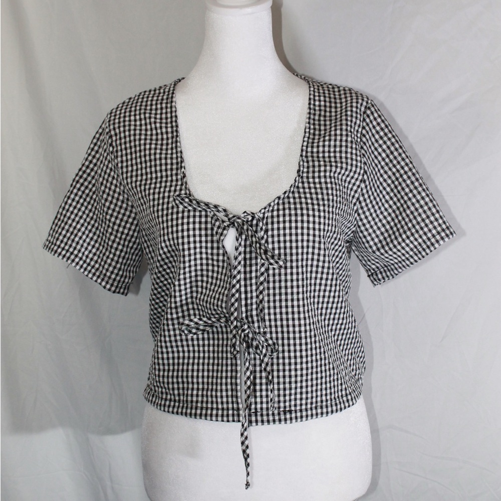 New Look Black & White Gingham Tie-Front Crop Top